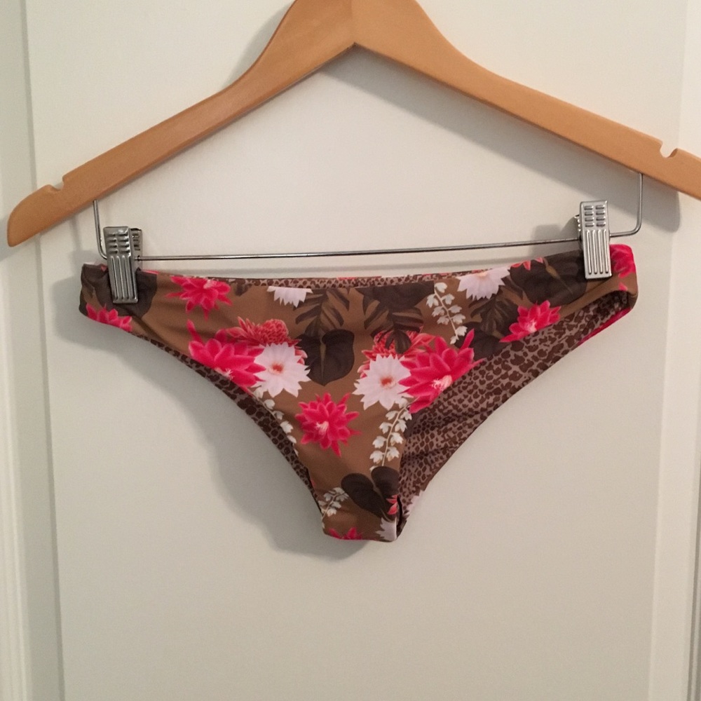 🌺NWOT ACACIA SWIMWEAR BIKINI BOTTOMS LEI DAY🌺